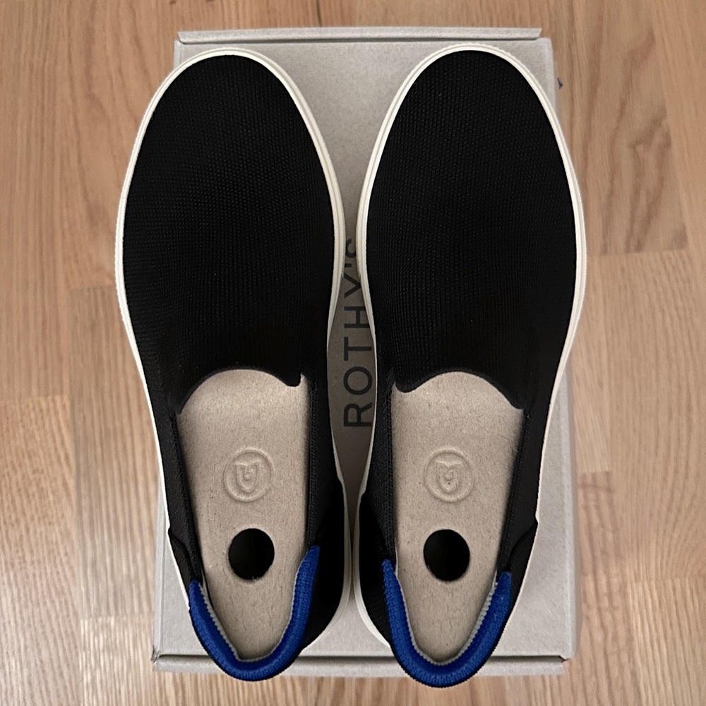 Rothy’s The City Sneaker Size 7 in black, NIB